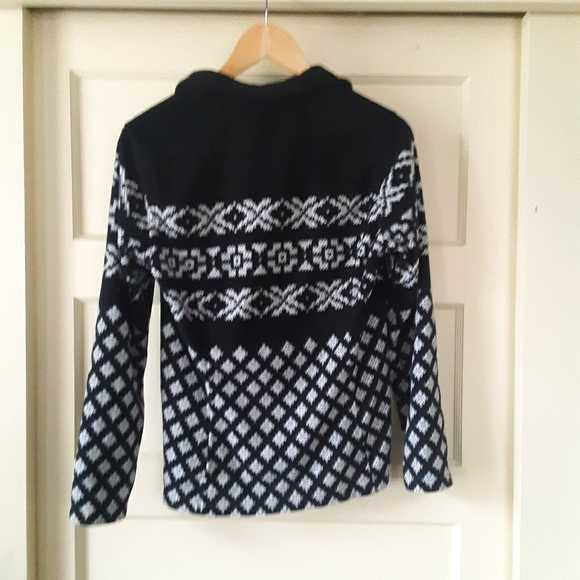 Patterned fleece pull over - Picture 3 of 3